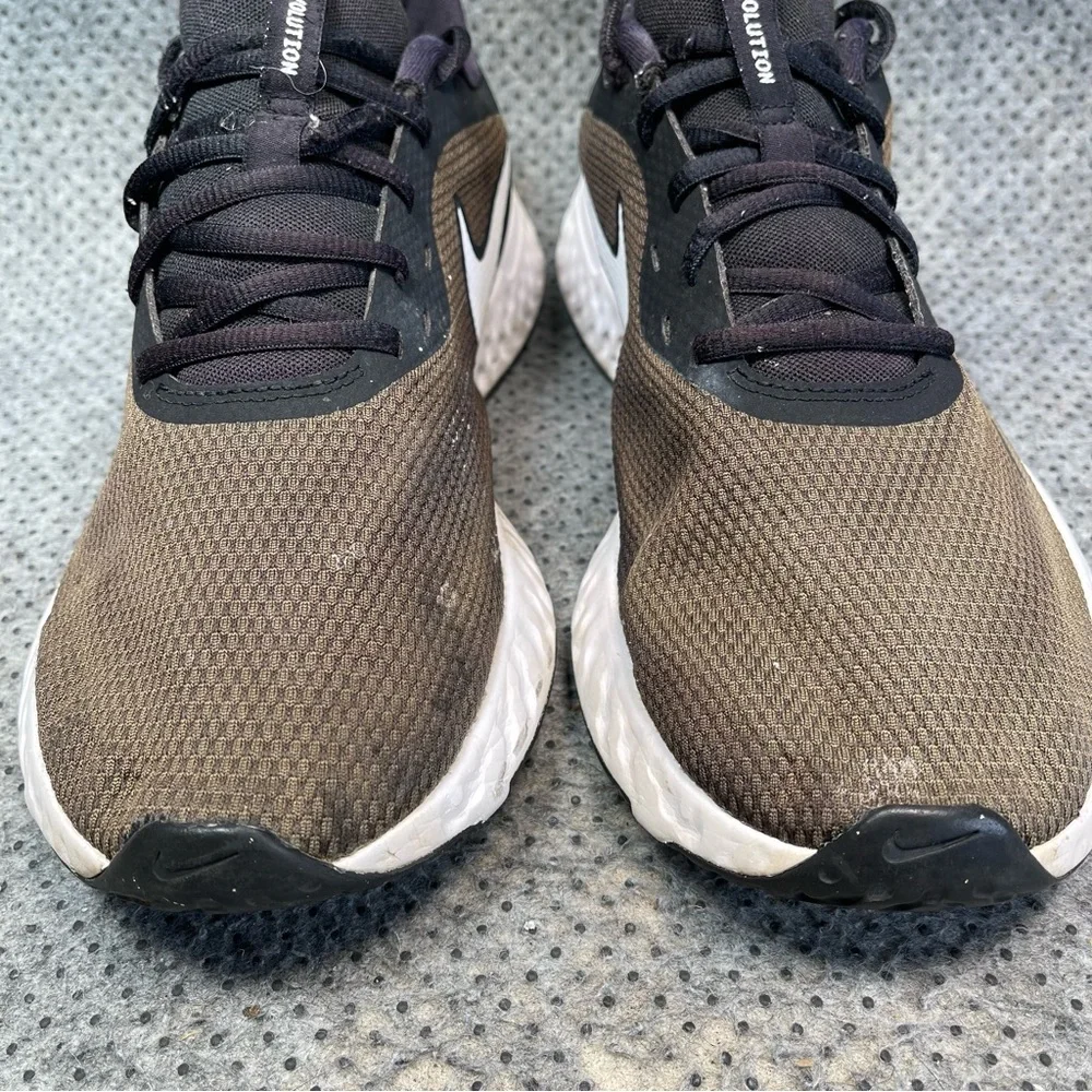 Nike Revolution 5 Wide Running Shoes Size 10 Men’s